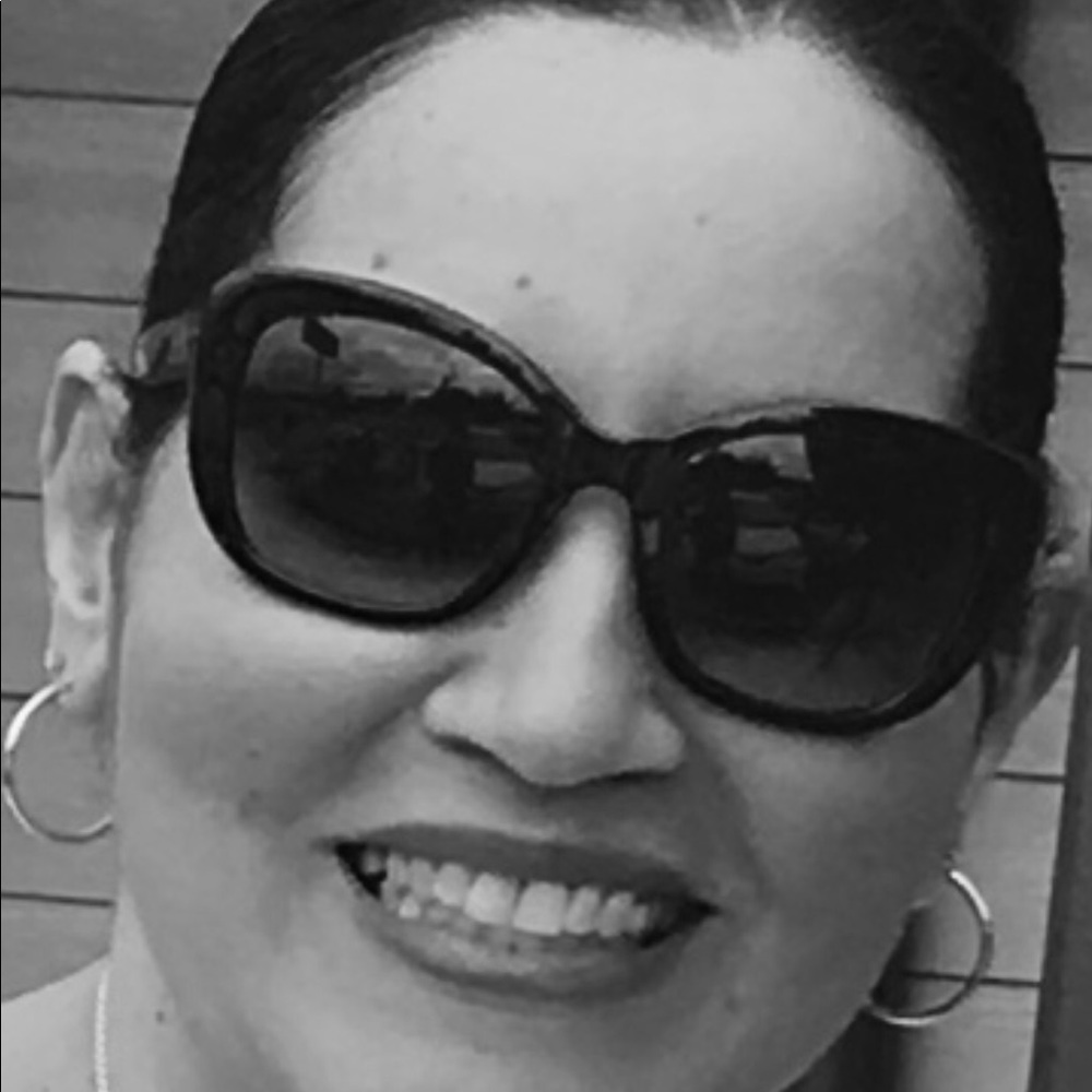 Meet your Posher, Gloria